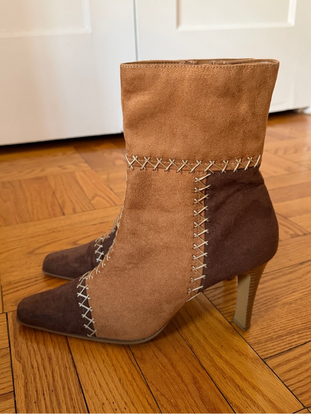 Vintage Two-Tone Brown Suede Ankle Boots with Contrast Stitching